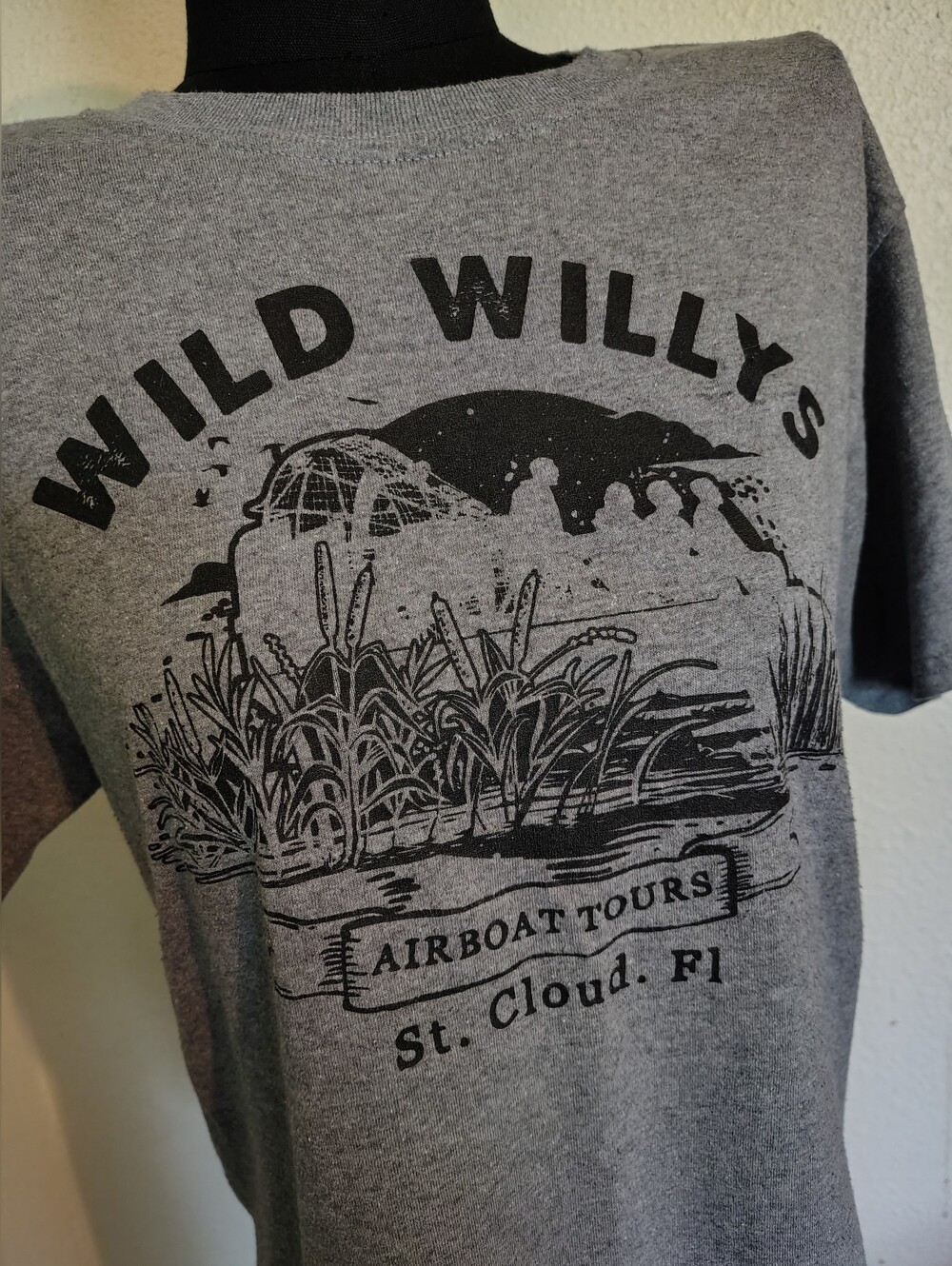 Hanes Wild Willys Air Boat Tours Gray Tee T-Shirt Black Graphic Women Small